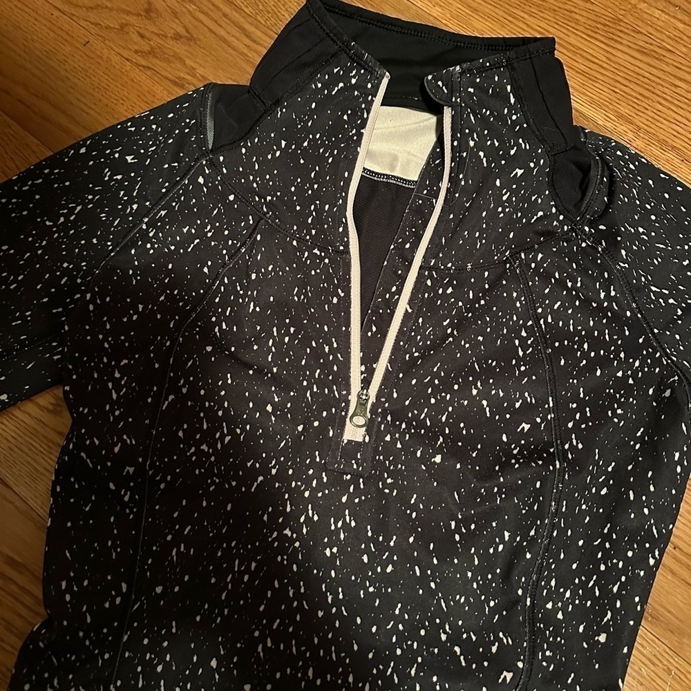 Lululemon pullover - Picture 2 of 5